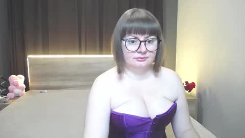 zannadreil online show from February 14, 6:59 pm