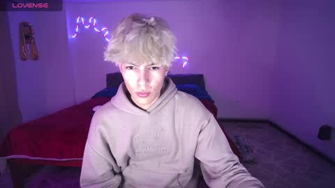 Snapshot of zanty2308 chatting on December 30, 5:48 am Tiiago Mallz online show from December 30, 5:48 am