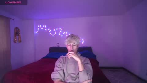 Snapshot of zanty2308 chatting on December 30, 9:08 pm Tiiago Mallz online show from December 30, 9:08 pm