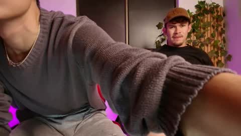 Snapshot of zanty2308 chatting on December 1, 7:02 am Tiiago Mallz online show from December 1, 7:02 am