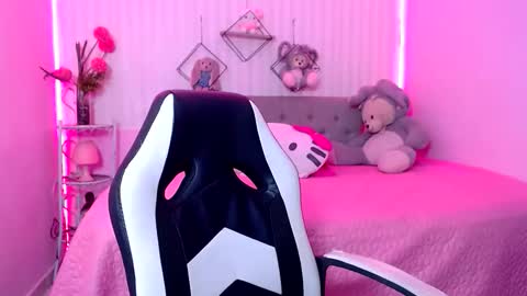 Zara online show from April 24, 12:18 pm