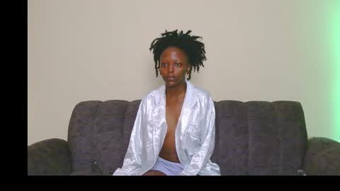 Snapshot of zara_lae chatting on December 17, 9:04 am nicky online show from December 17, 9:04 am