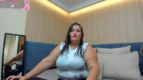 Snapshot of zara_milf_ chatting on June 13, 12:14 pm zara online show from June 13, 12:14 pm