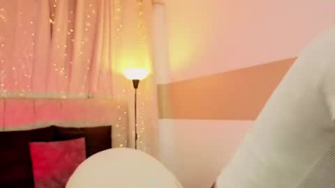 Snapshot of zaradulce chatting on June 30, 12:39 pm Zara . online show from June 30, 12:39 pm