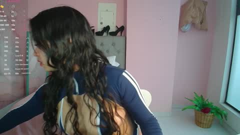 Snapshot of zarah_torres chatting on January 11, 4:36 pm Zarah online show from January 11, 4:36 pm