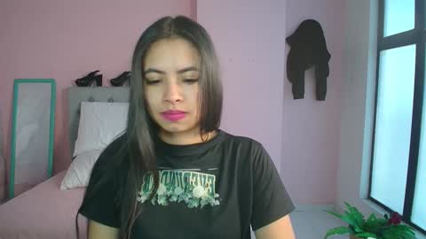 Snapshot of zarah_torres chatting on January 22, 7:03 pm Zarah online show from January 22, 7:03 pm