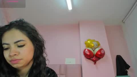 Snapshot of zarah_torres chatting on October 8, 11:24 pm Zarah online show from October 8, 11:24 pm