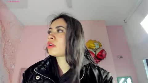 Snapshot of zarah_torres chatting on December 16, 9:42 pm Zarah online show from December 16, 9:42 pm