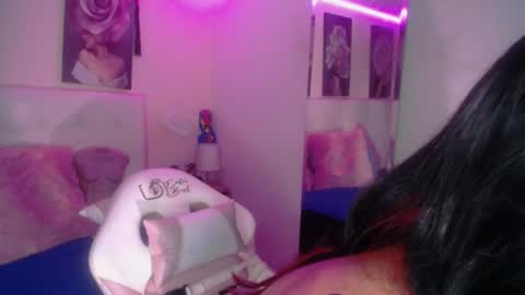 Snapshot of zarahbennet chatting on June 14, 2:19 pm Zarah online show from June 14, 2:19 pm