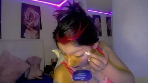 Snapshot of zarahbennet chatting on June 15, 3:25 pm Zarah online show from June 15, 3:25 pm