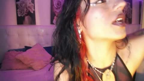 Snapshot of zarahbennet chatting on June 18, 1:26 pm Zarah online show from June 18, 1:26 pm