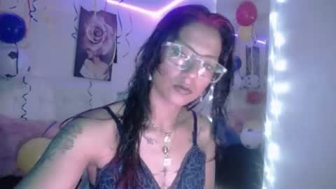 Snapshot of zarahbennet chatting on June 23, 1:09 pm Zarah online show from June 23, 1:09 pm