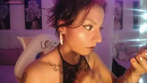 Snapshot of zarahbennet chatting on July 16, 1:17 pm Zarah online show from July 16, 1:17 pm