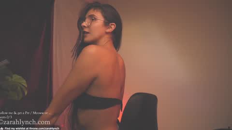 Snapshot of zarahlynch chatting on January 16, 11:16 pm Miss Lynch Next show 2911 online show from January 16, 11:16 pm