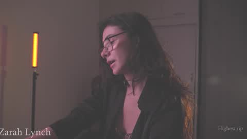 Snapshot of zarahlynch chatting on March 12, 12:17 am Miss Lynch Next show 2911 online show from March 12, 12:17 am