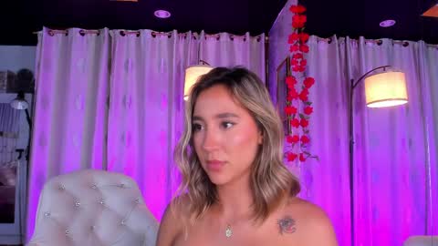 Snapshot of zarajener chatting on May 15, 11:23 pm online show from May 15, 11:23 pm