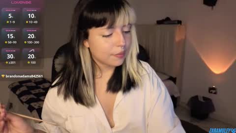 Snapshot of zaramuley chatting on October 14, 11:49 pm Zara muley online show from October 14, 11:49 pm