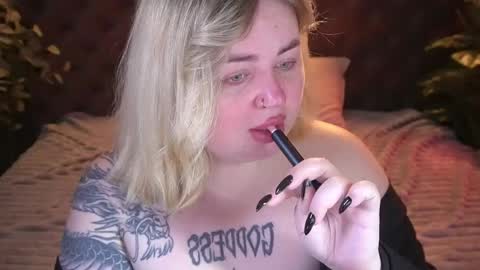 Lola online show from April 23, 8:22 pm