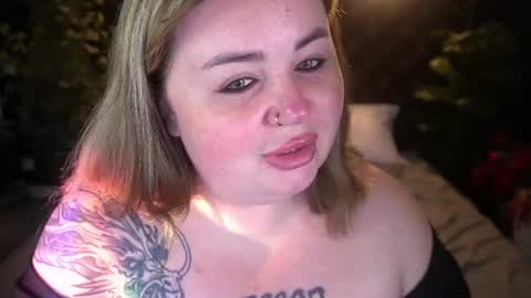 Lola online show from August 5, 8:11 pm