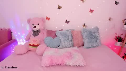 Snapshot of zaratorres_ chatting on November 22, 12:15 pm Zara online show from November 22, 12:15 pm