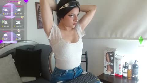 Snapshot of zaratrump chatting on September 18, 8:11 pm zaratrump online show from September 18, 8:11 pm