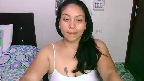 Snapshot of zaray_45bella chatting on February 26, 12:49 am zaray online show from February 26, 12:49 am