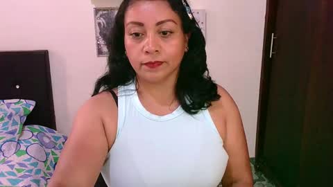 Snapshot of zaray_45bella chatting on October 12, 8:19 pm zaray online show from October 12, 8:19 pm