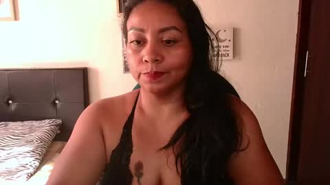 Snapshot of zaray_45bella chatting on May 24, 1:49 pm zaray online show from May 24, 1:49 pm
