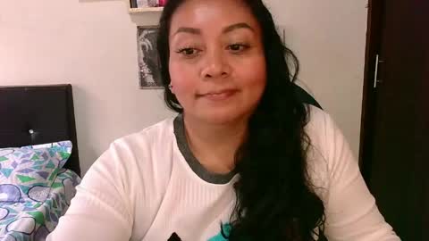 Snapshot of zaray_45bella chatting on June 6, 8:57 pm zaray online show from June 6, 8:57 pm