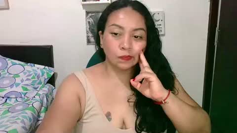 Snapshot of zaray_45bella chatting on June 13, 1:47 am zaray online show from June 13, 1:47 am