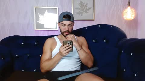Snapshot of zarekfox chatting on September 26, 12:03 am Zarek online show from September 26, 12:03 am