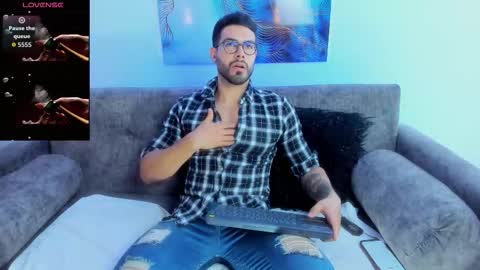 Snapshot of zarekfox chatting on October 10, 7:35 pm Zarek online show from October 10, 7:35 pm
