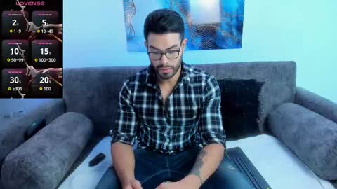 Snapshot of zarekfox chatting on October 13, 7:25 pm Zarek online show from October 13, 7:25 pm