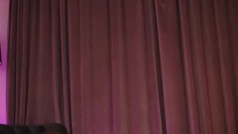 zariaavera online show from May 2, 4:06 am
