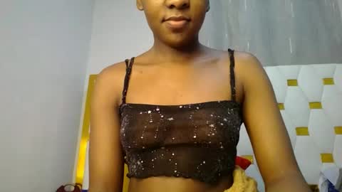 Snapshot of zariah011 chatting on June 20, 10:01 pm zariah online show from June 20, 10:01 pm