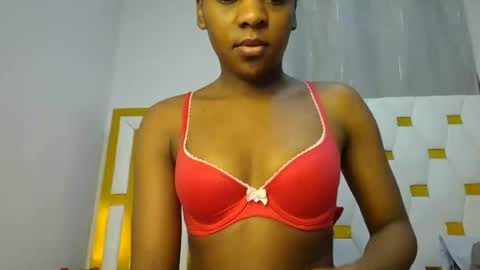 Snapshot of zariah011 chatting on June 28, 11:11 pm zariah online show from June 28, 11:11 pm