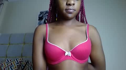 Snapshot of zariah011 chatting on July 11, 9:49 pm zariah online show from July 11, 9:49 pm