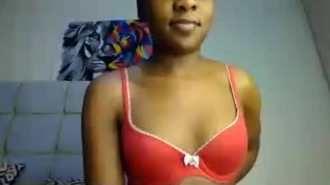 Snapshot of zariah011 chatting on July 18, 1:10 am zariah online show from July 18, 1:10 am