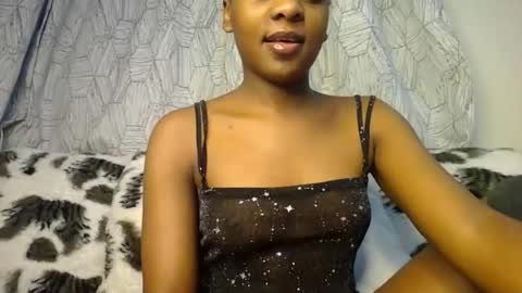 Snapshot of zariah011 chatting on August 1, 10:30 pm zariah online show from August 1, 10:30 pm