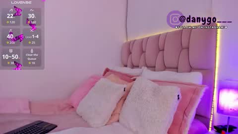 Snapshot of zarianaevanz chatting on November 27, 11:29 pm Zariana online show from November 27, 11:29 pm