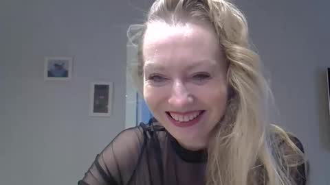 Zarina Swift online show from October 8, 4:43 am