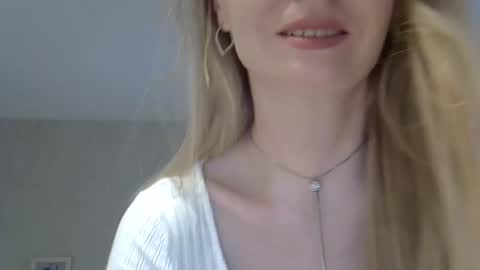 Zarina Swift online show from May 14, 4:52 am