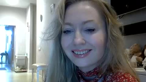 Zarina Swift online show from May 30, 6:43 am