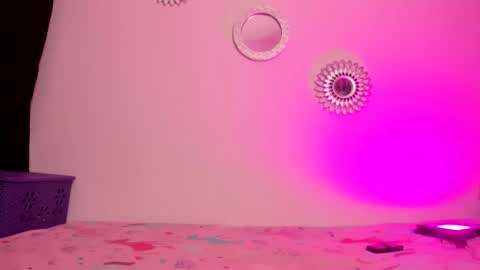 Snapshot of zaritha_li chatting on November 21, 10:25 am Zaritha Li online show from November 21, 10:25 am