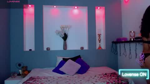 Karolyne online show from January 18, 1:04 pm