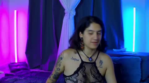 Snapshot of zean_lee chatting on June 15, 10:12 pm Karolyne online show from June 15, 10:12 pm
