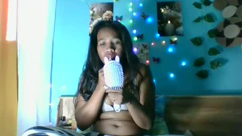 Snapshot of zedidia chatting on May 12, 11:18 am zedidia online show from May 12, 11:18 am