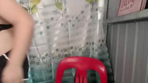 Snapshot of zeeel_x chatting on April 12, 4:39 am Zeeel online show from April 12, 4:39 am