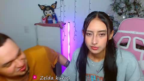 Snapshot of zelda_kuro chatting on November 21, 12:43 am Zelda And Kuro online show from November 21, 12:43 am