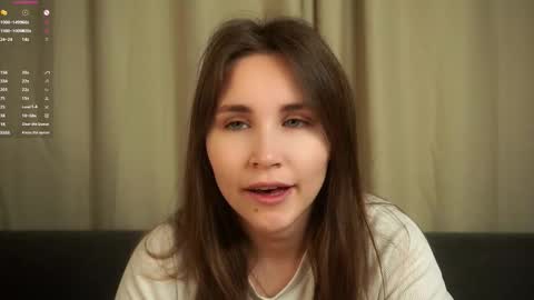 Snapshot of zeldaes chatting on October 29, 11:50 pm Emilia online show from October 29, 11:50 pm